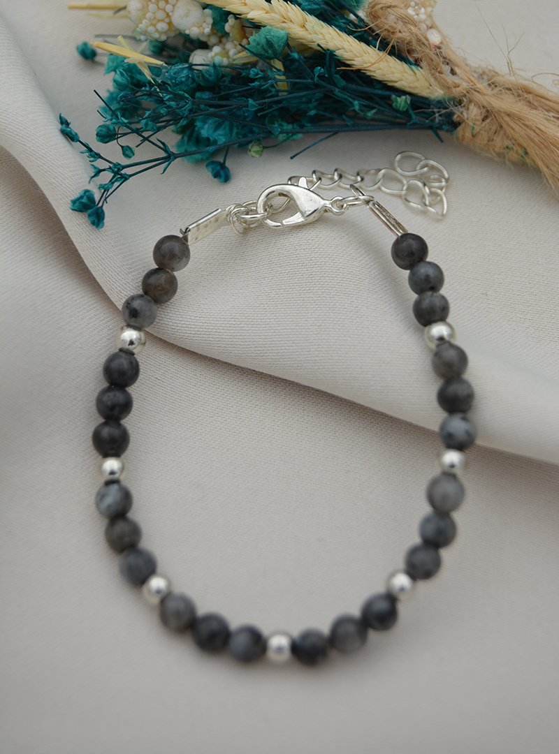 Stoneage Gri Larvakit Taşlı İncecik Bileklik