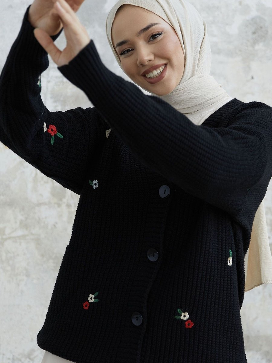 Instyle Helly Papatya İşlemeli Hırka Siyah