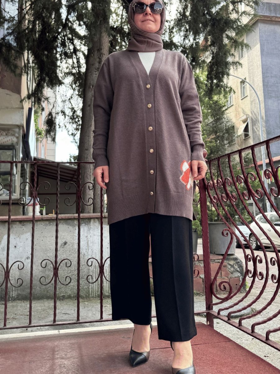 Ghisa Önü Düğmeli Triko Hırka Kahve