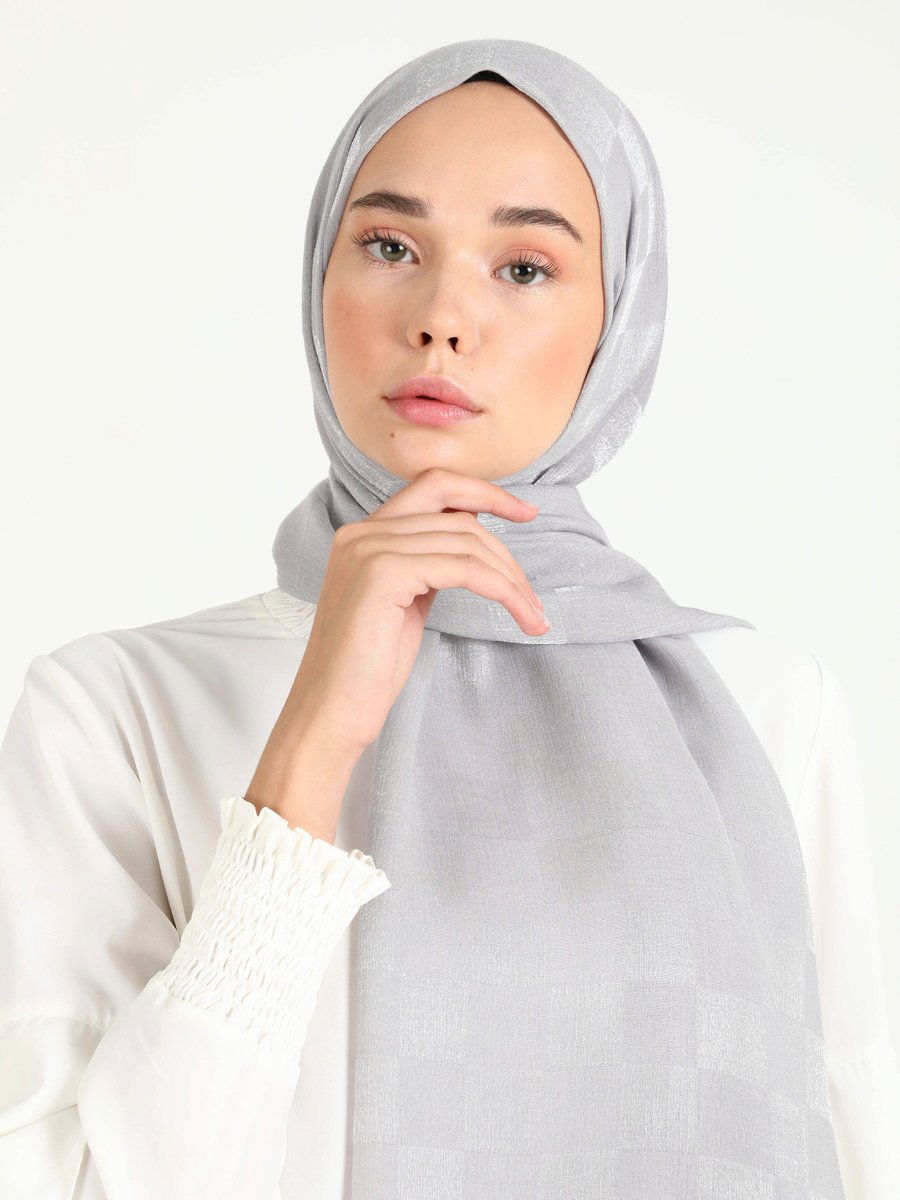 Miray Gümüş Dama Karla Şal