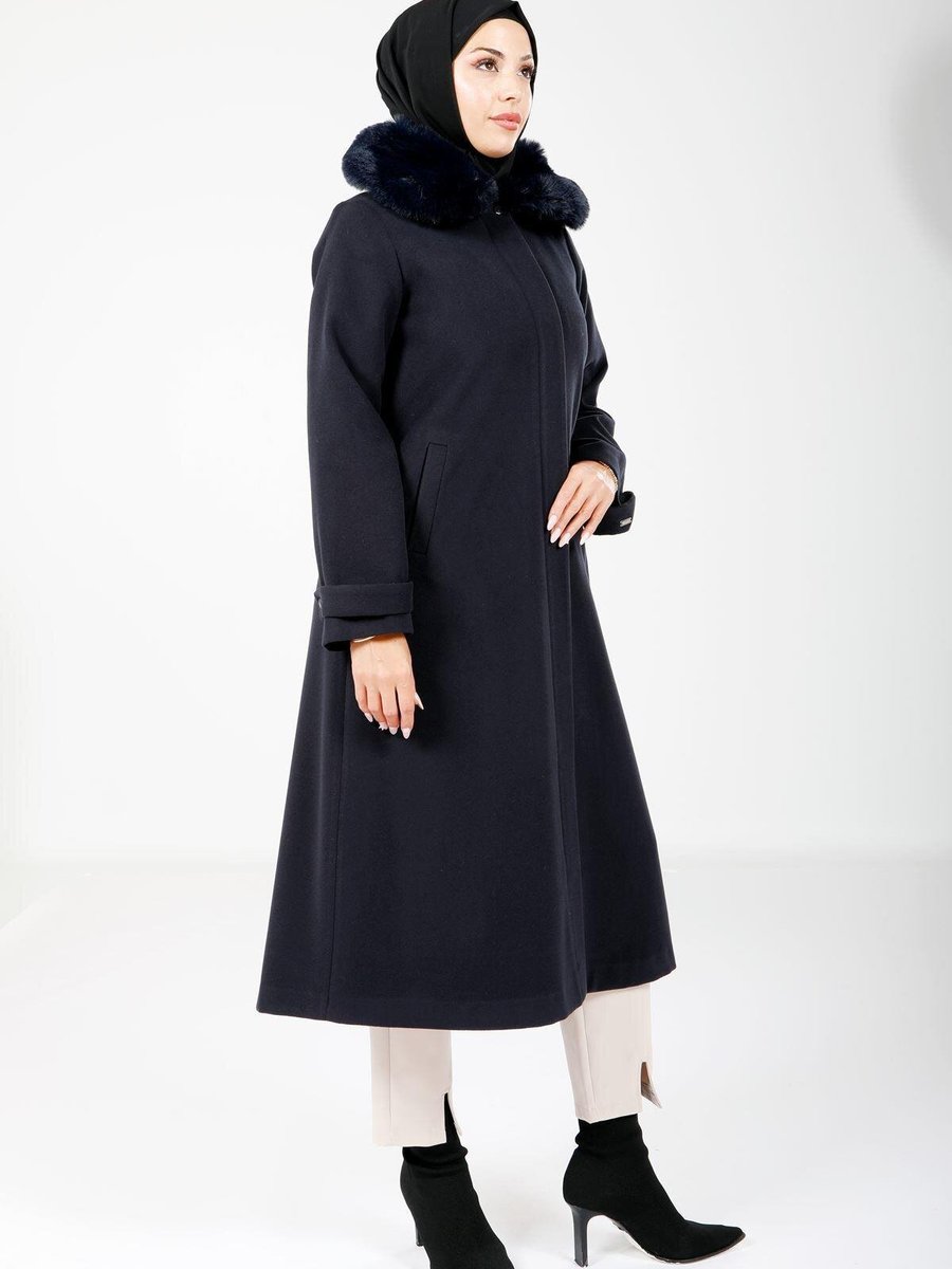 Beyza Lacivert Exclusive Yakası Kürklü Kaban