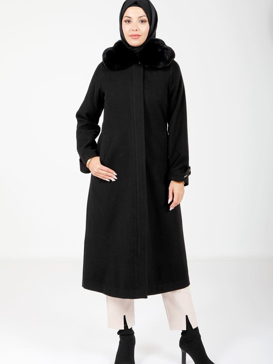 Beyza Siyah Exclusive Yakası Kürklü Kaban