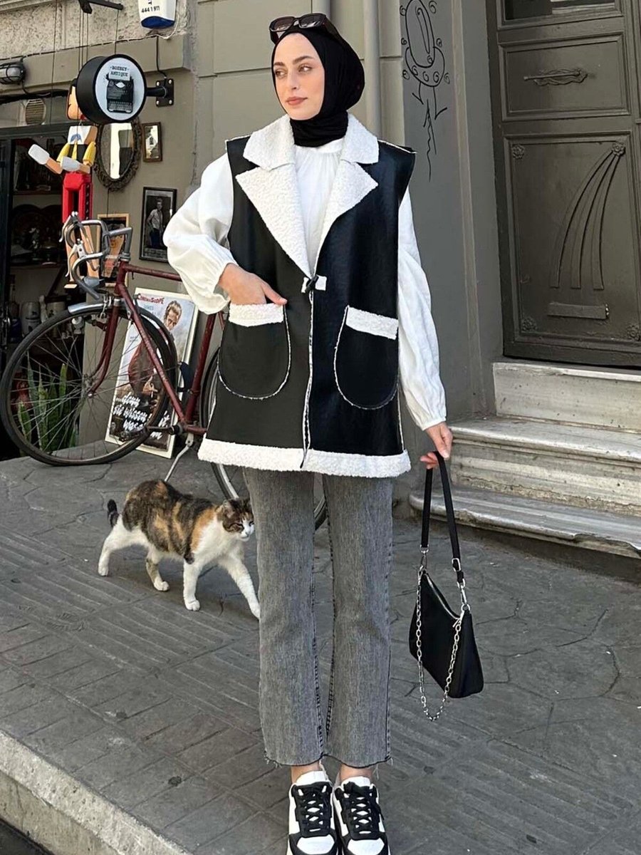 Lamelif Garnili Içi Kürk Detaylı Deri Yelek Siyah Beyaz