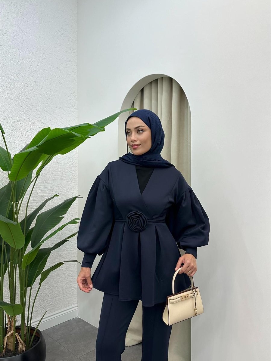 Moda Duall Gül Detaylı Takım