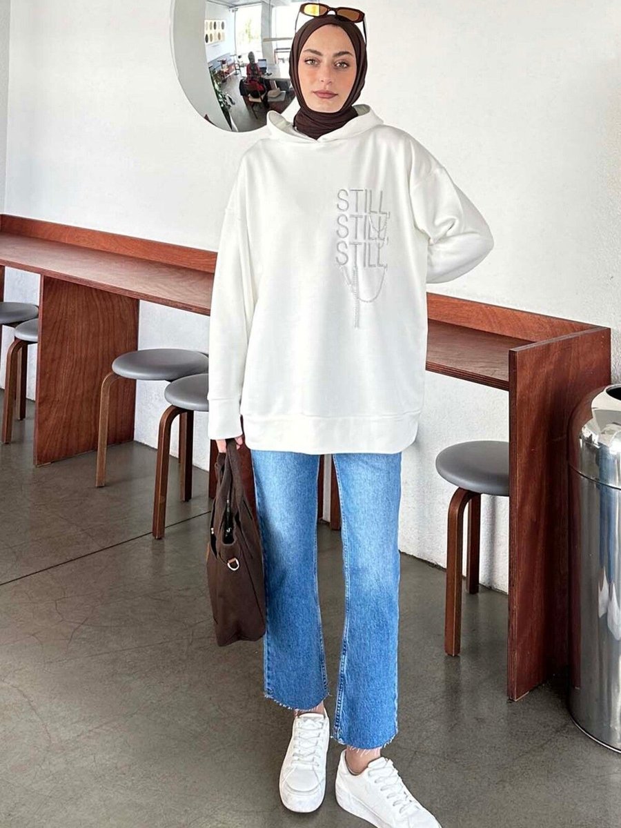 Lamelif Kapüşonlu Stıll Yazı Nakışlı Sweatshirt Beyaz