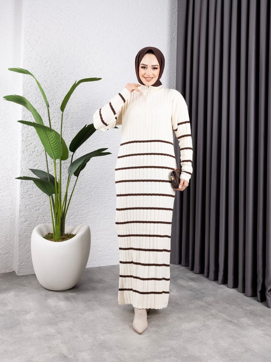 SFG Life Moda Kahverengi İnce Çizgili Dik Yaka Ve Fermuarlı Triko Elbise