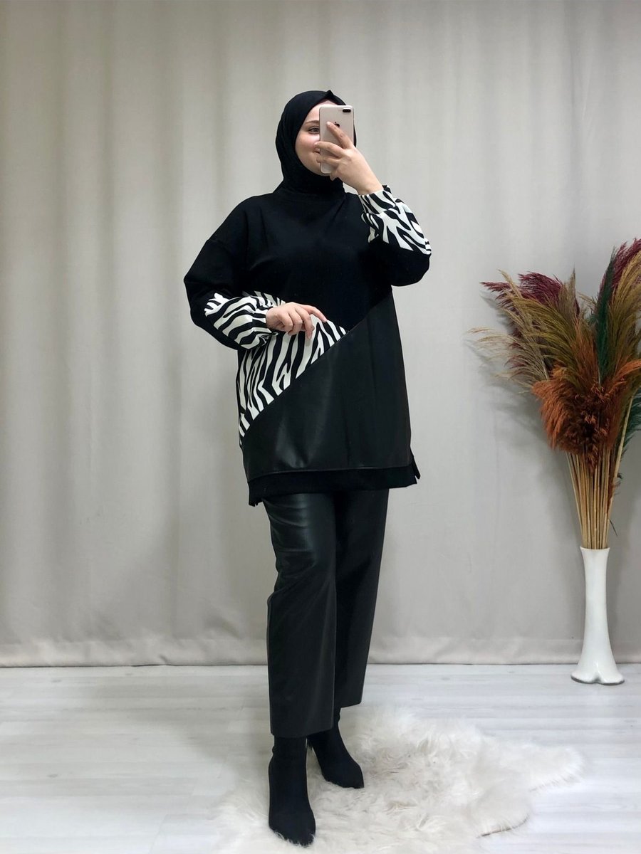 Papatya Giyim İzmit Scuba Zebra Desenli Ve Deri Detaylı Tesettür Sweat