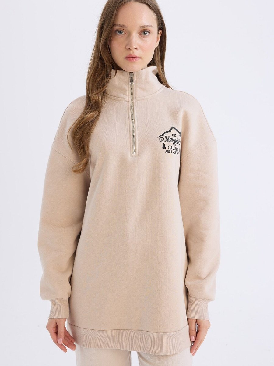 Defacto Relax Fit Yarım Fermuarlı Dik Yaka Baskılı İçi Yumuşak Tüylü Kalın Sweatshirt Tunik E5402ax24wn