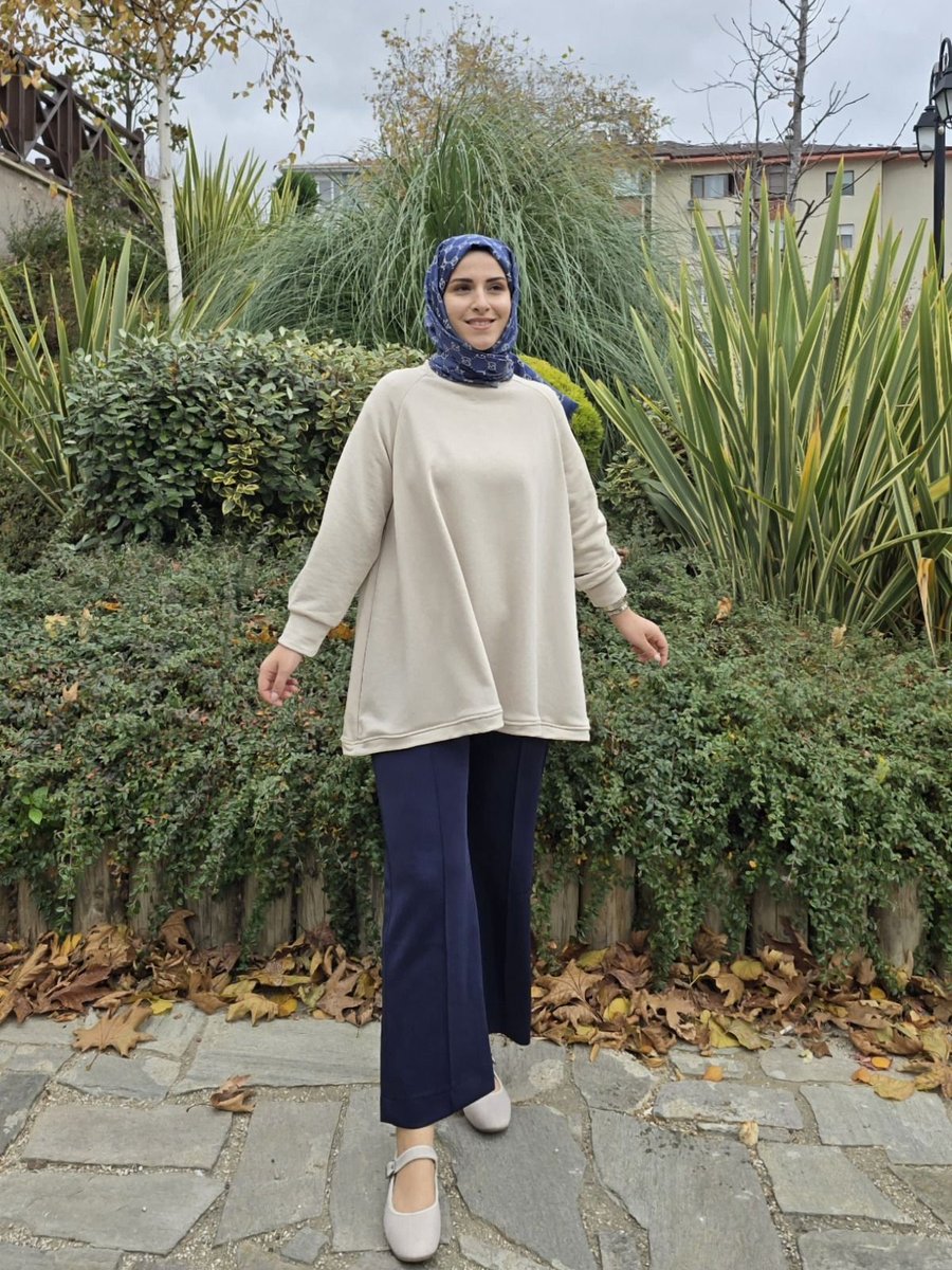 Nantirea Bej Yuvarlak Yaka Oversize Kadın Tesettür Sweatshirt