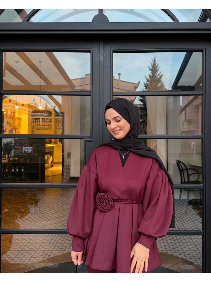 Butik Gül Detaylı Pantolonlu Takım