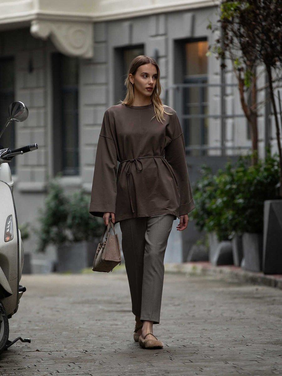 Ekrutex Dikiş Detaylı Yırtmaçlı Sweatshırt Toprak