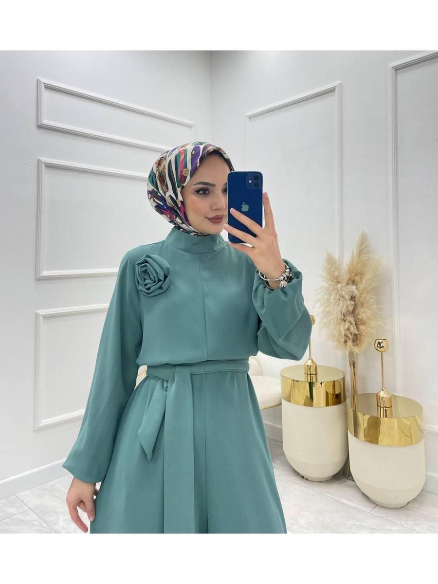 Butik Sökülebilen Gül Detaylı & Beli Kuşaklı Tulum