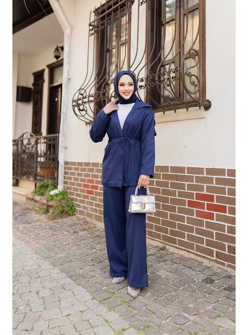 Locco Moda Lacivert Yaka Detaylı Kuşaklı İkili Takım Locco Moda Lacivert Yaka Detaylı Kuşaklı İkili Takım