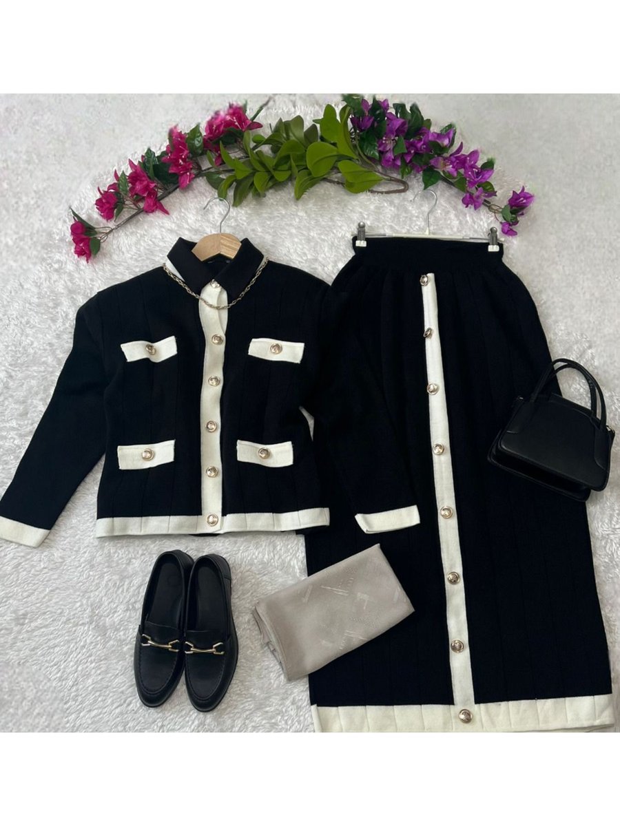 Butik Ceket Ve Etek Düğme Detaylı Triko Takım