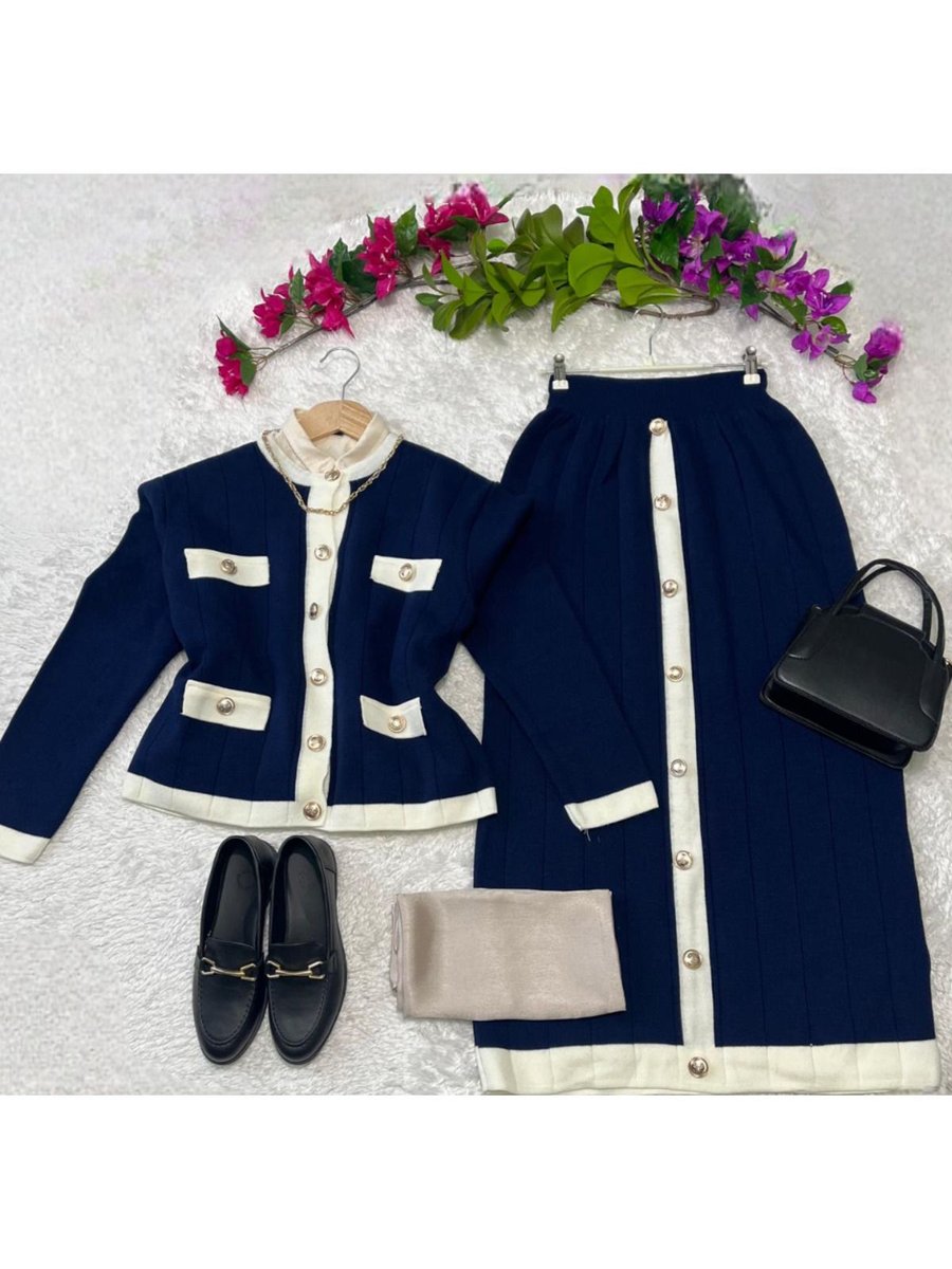 Butik Ceket Ve Etek Düğme Detaylı Triko Takım