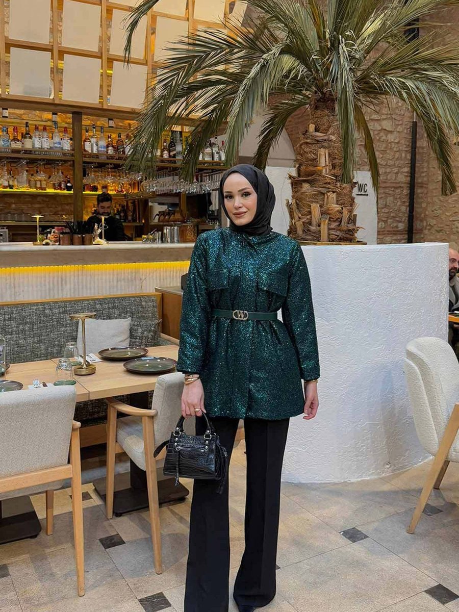 Melike Tatar Zümrüt Kemerli Payetli Ceket