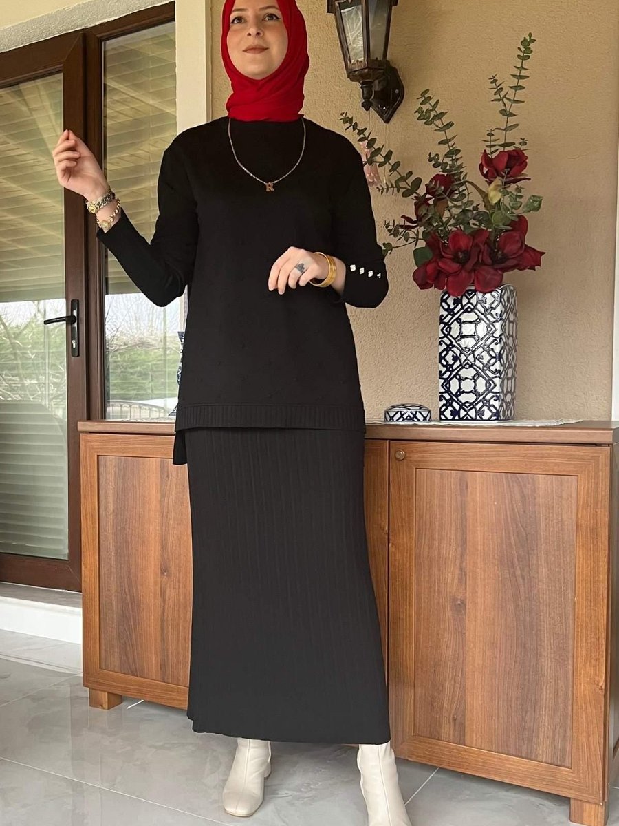 Rabia Şamlı İnci Plise Etekli Triko Takım Siyah