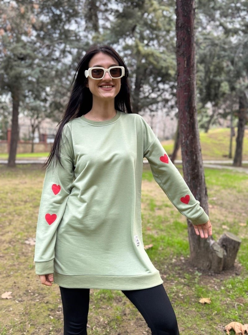 Pelsu Moda Kolu Kalp Detaylı Çağla Uzun Sweatshirt