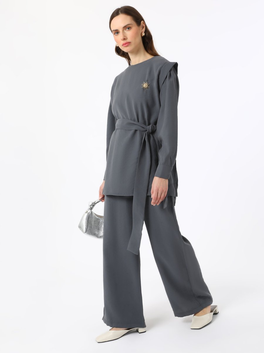 Refka Gri Exclusive Broş Detaylı Modal Kumaş Pantolon Tunik İkili Takım