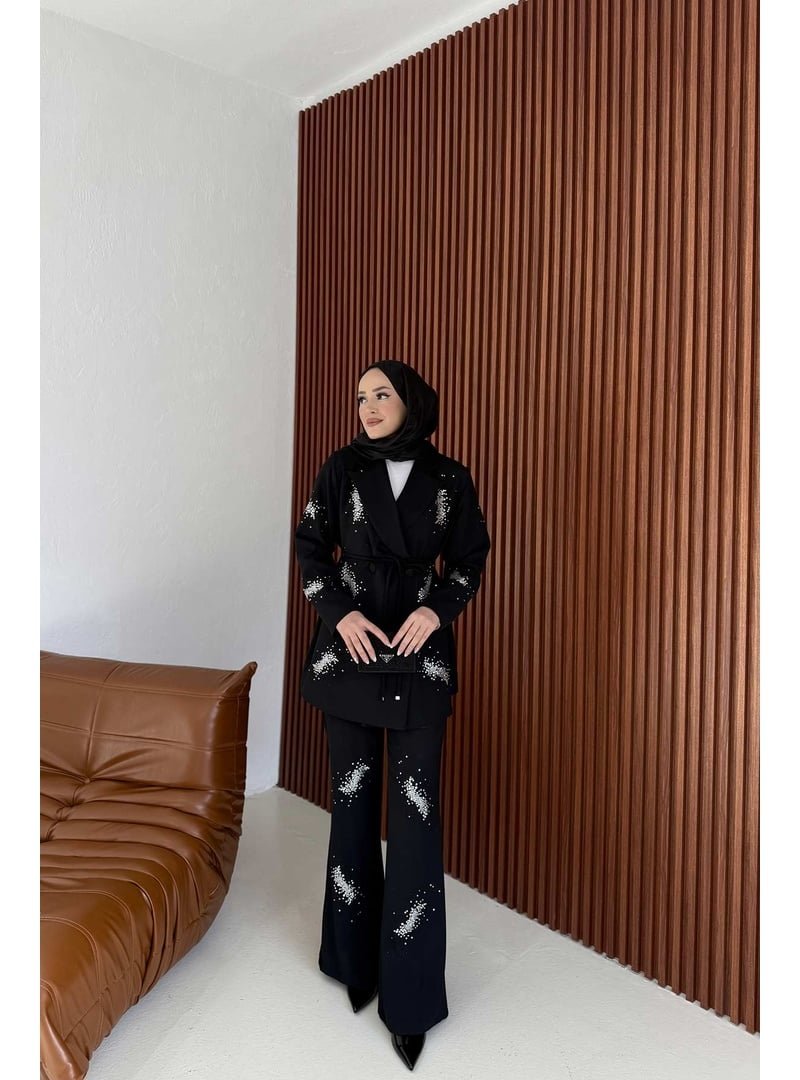 Melike Tatar Siyah Taşlı Krep Ceketli Takım