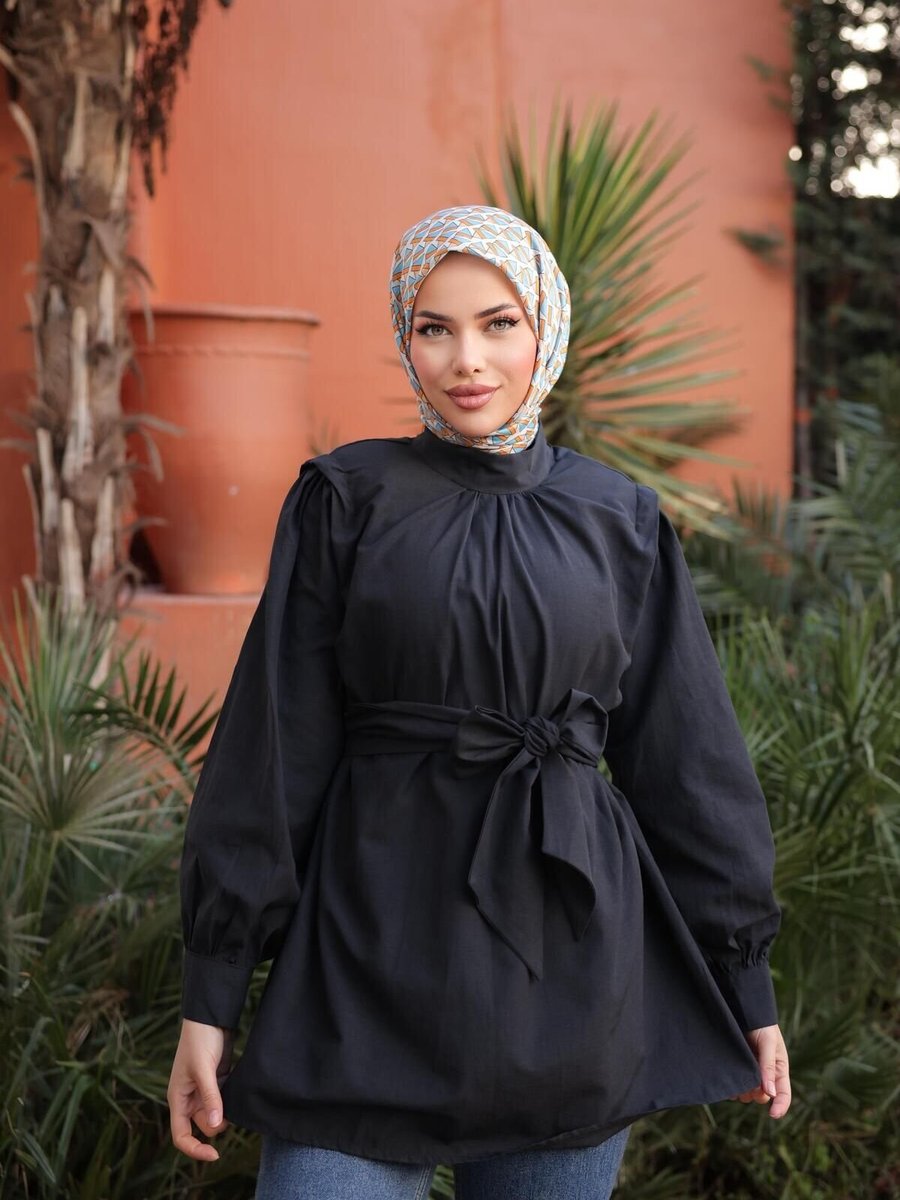 Nergis Neva Butik Siyah Ön Ve Kol Ucu Büzgülü Kemerli Tunik
