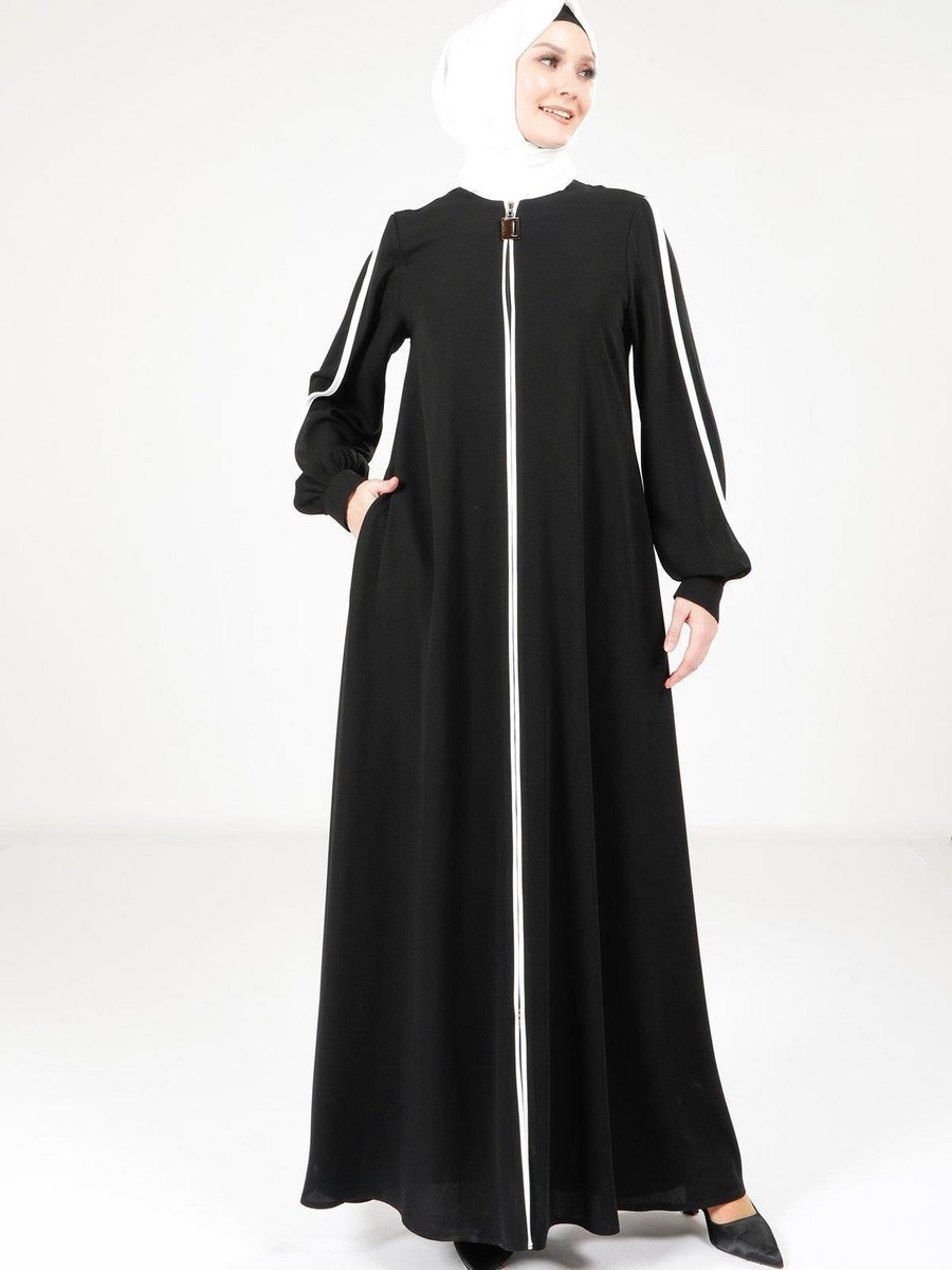 Beyza Siyah Biye Detaylı Ferace Beyza Siyah Biye Detaylı Ferace