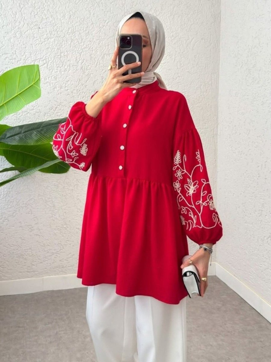 HİJABAYA Kırmızı Yarım Düğmeli Kolu Lastikli Nakışlı Parçalı Tunik