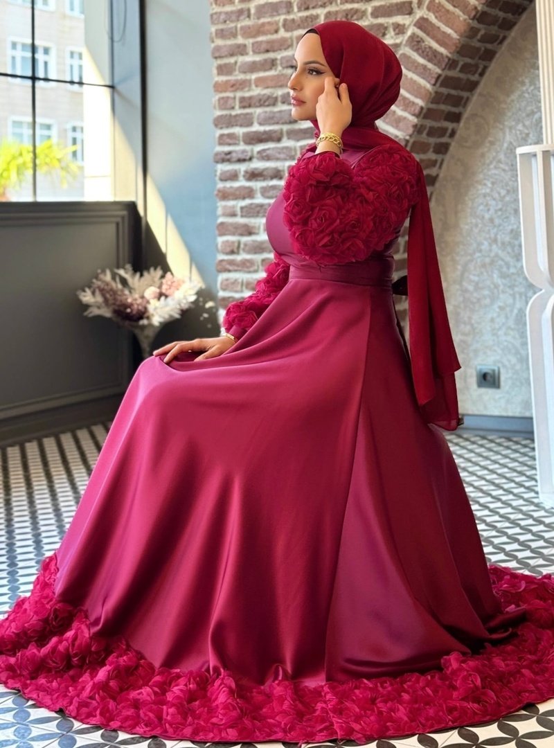 Podyumplus Bordo Eteği Ve Kolları Gül Detaylı Saten Abiye Elbise