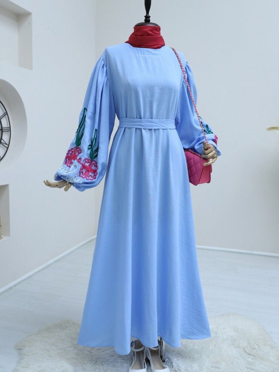 HİJABAYA Mavi Kolları Balon Süzene İşlemeli Kemerli Elbise