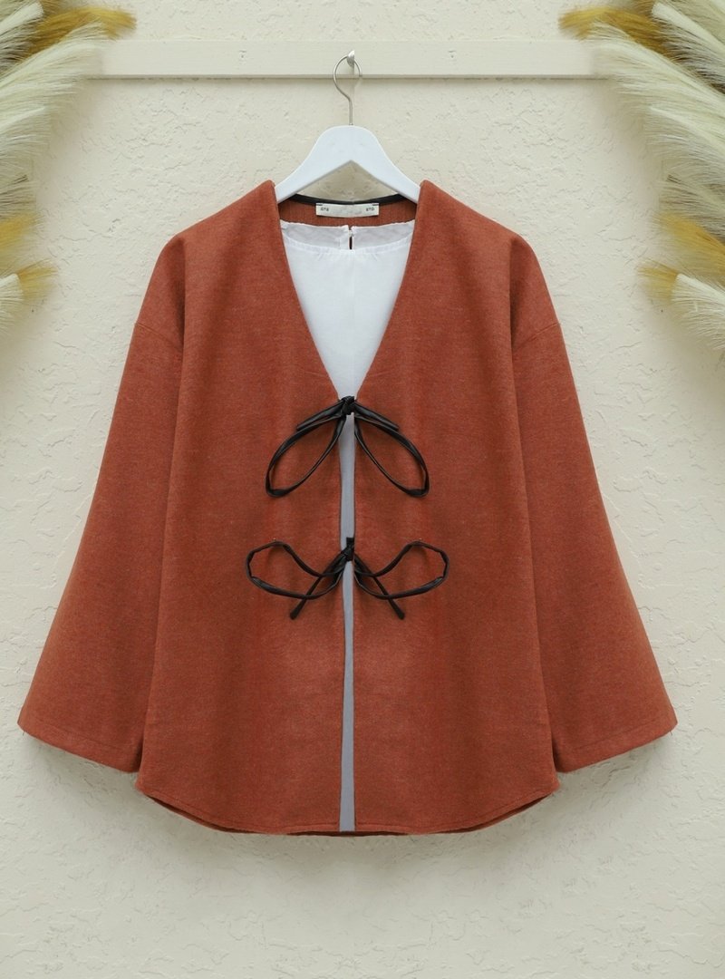 Podyumplus Kiremit Önü Bağcıklı Oval Kesim Kaşe Kimono
