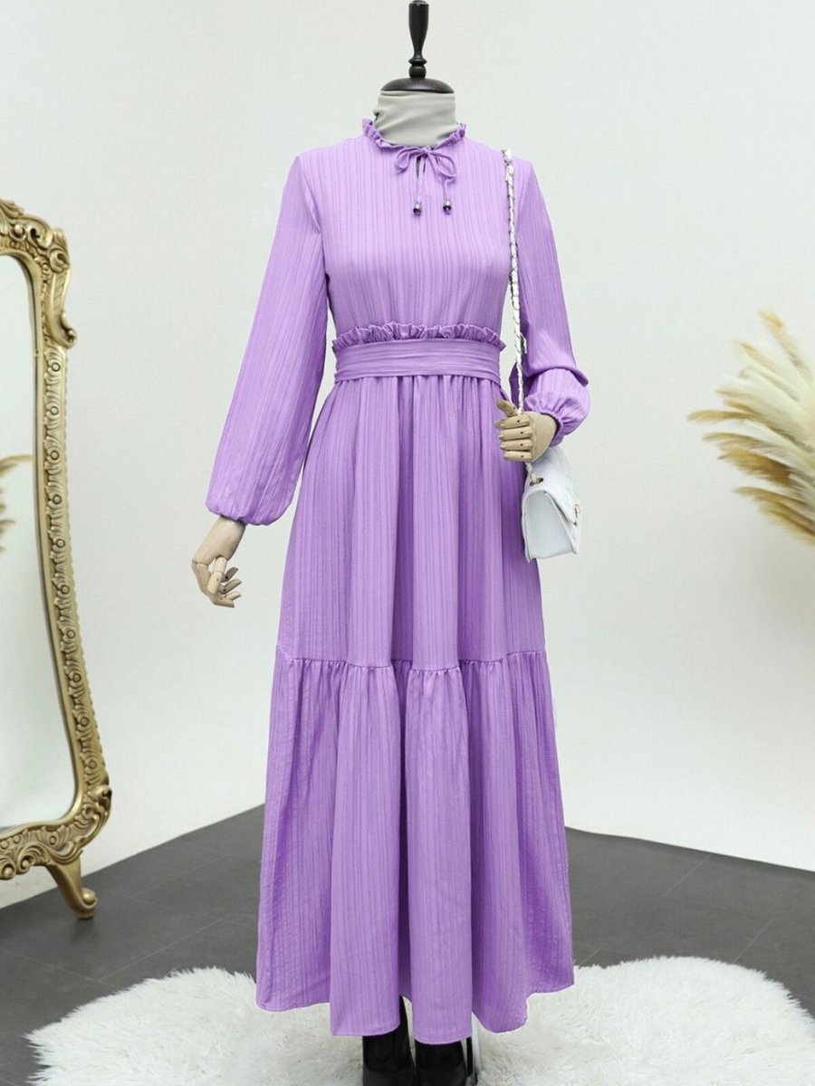 HİJABAYA Lila Yaka Fırfırlı Parçalı Gofre Elbise