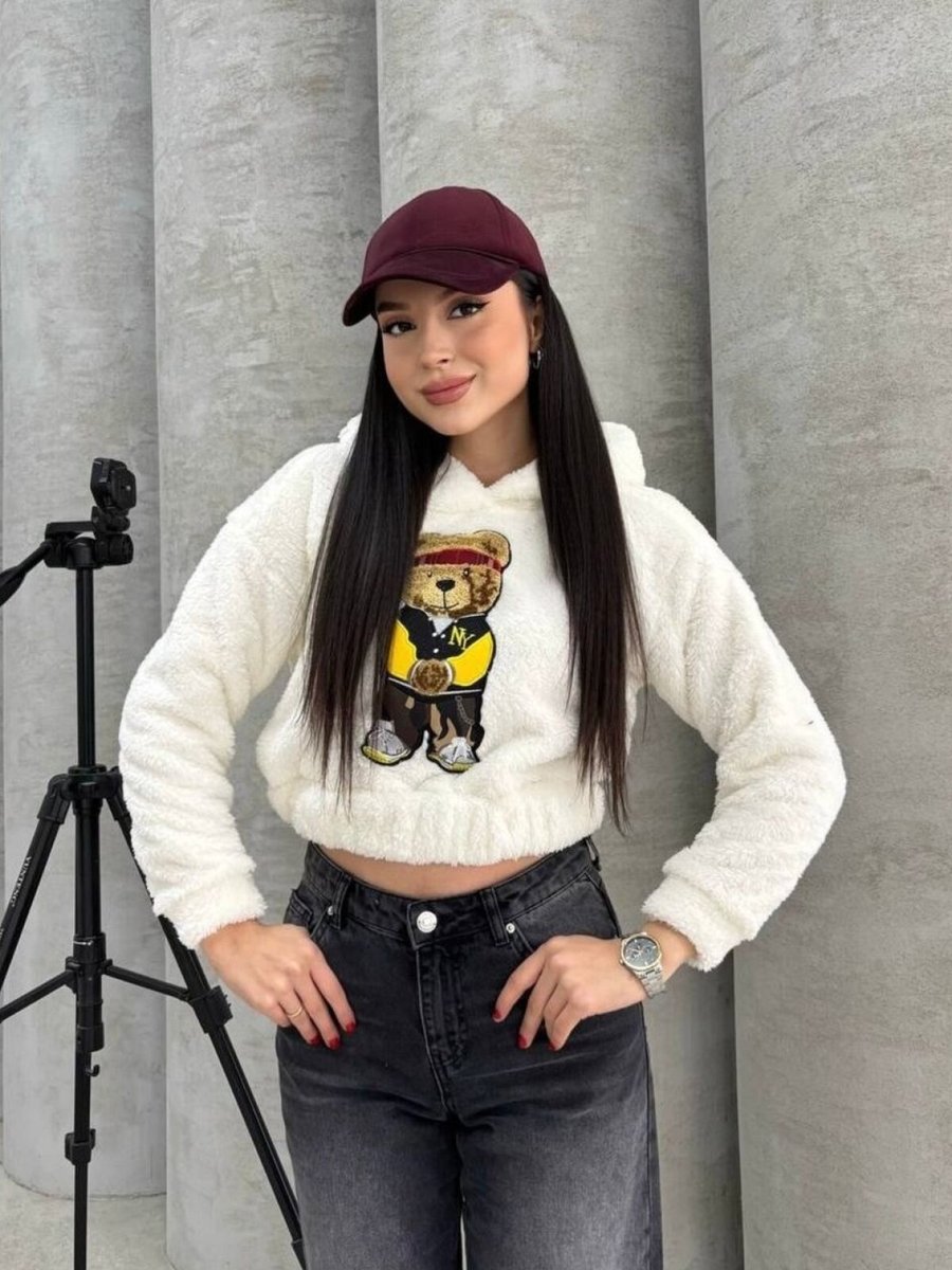 İLKCET MODA Ekru Kapüşonlu Peluş Ayı Nakışlı Crop Sweatshirt