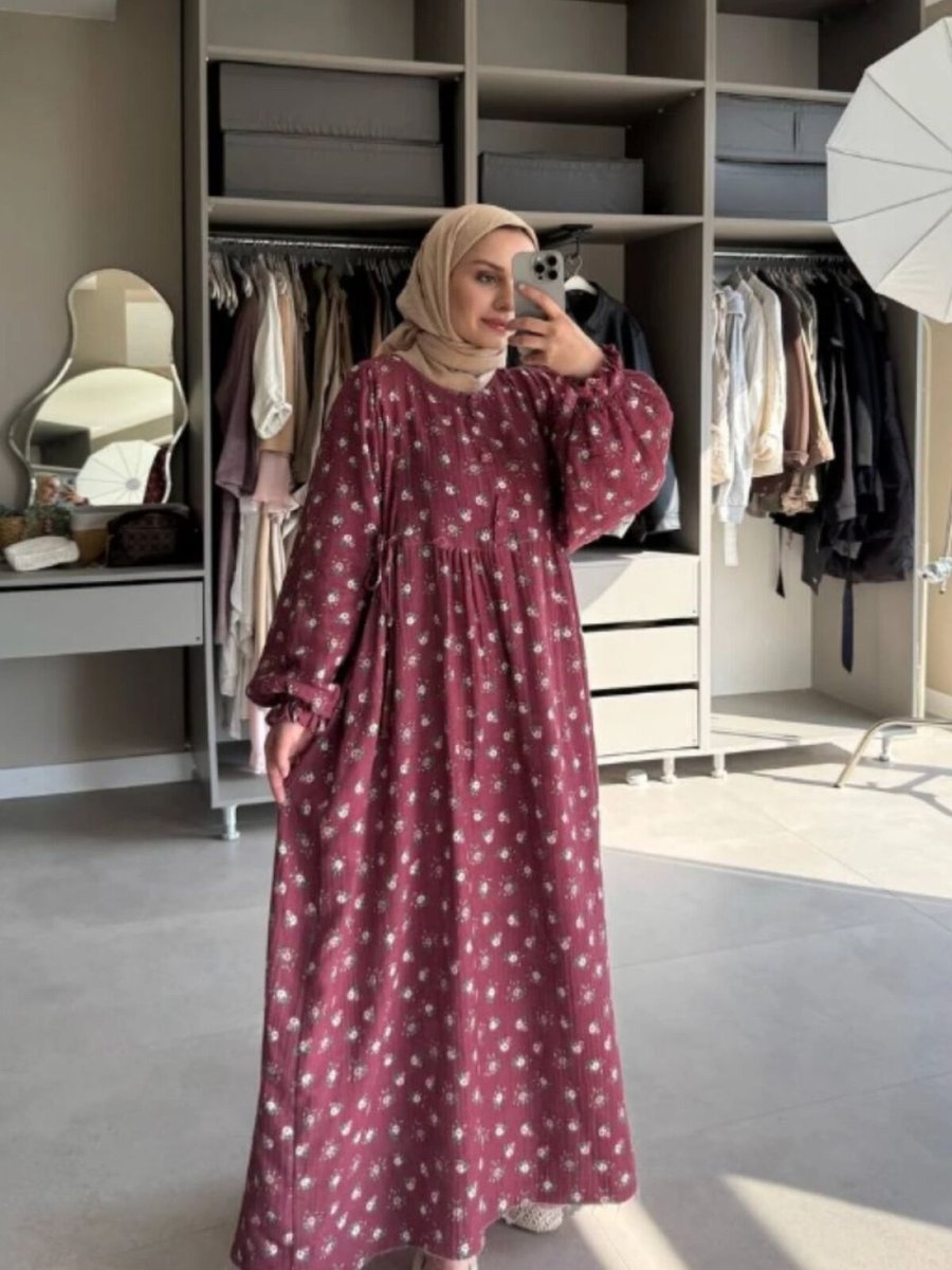 OLALAY Bordo Çiçekli Yandan Bağlamalı Müslin Kumaş Elbise