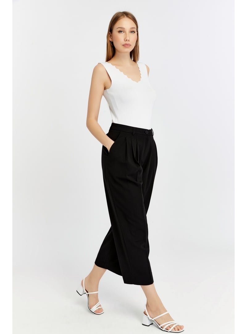 Bolivente Siyah Regular Pileli Kısa Paça Pantolon