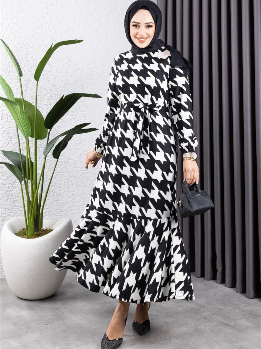 Mec Fashion Siyah Eteği Volanlı Desenli Elbise