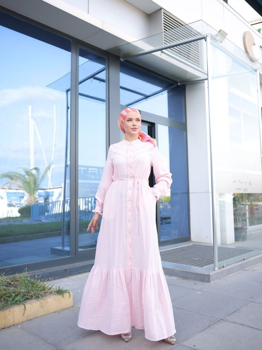 Nissra Pembe Eteği Fırfırlı Dantelli Müslin Elbise