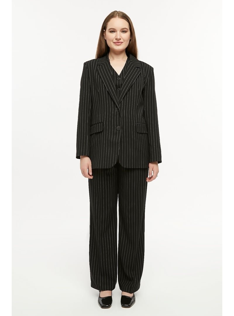 Bolivente Siyah Çizgi Detaylı Blazer Ceket