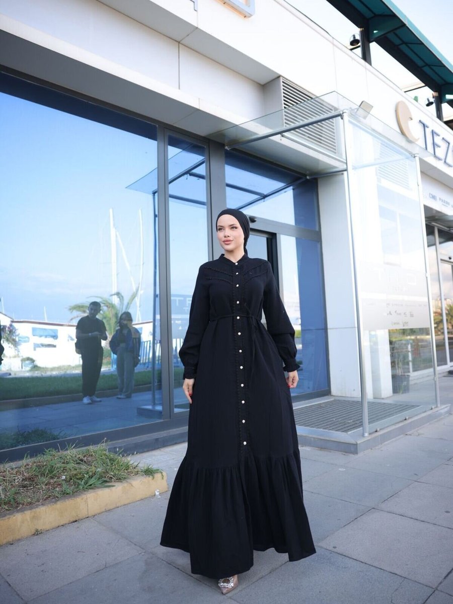Nissra Siyah Eteği Fırfırlı Dantelli Müslin Elbise