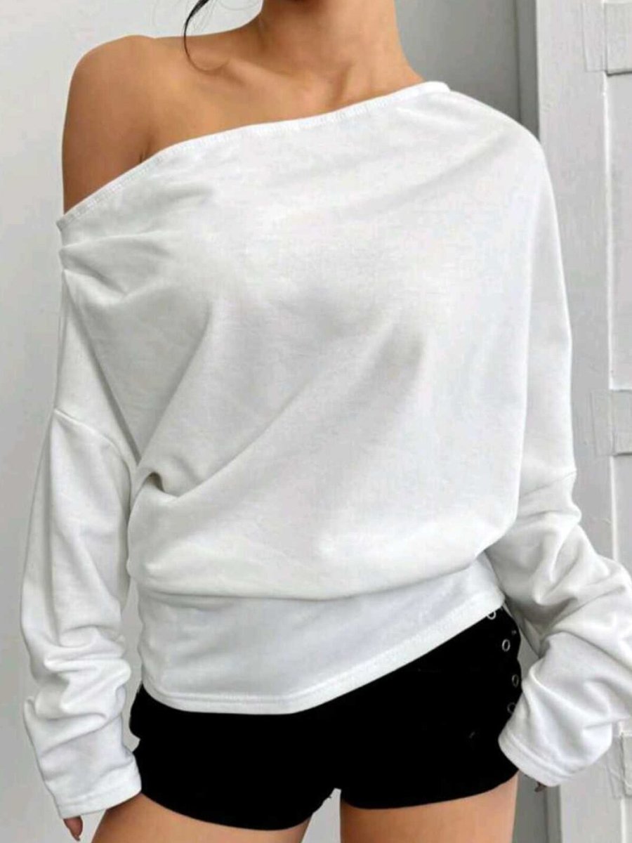 Charango Beyaz Kayık Yaka Asimetrik Salaş Kesim İki İplik Geniş Sweatshirt
