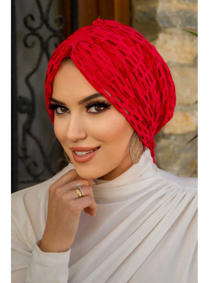 AİŞE TESETTÜR Dantel Tokalı Bone