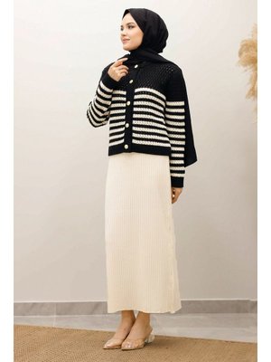 Tesettür Dünyası Siyah Çizgili Delikli Örgü Hırka