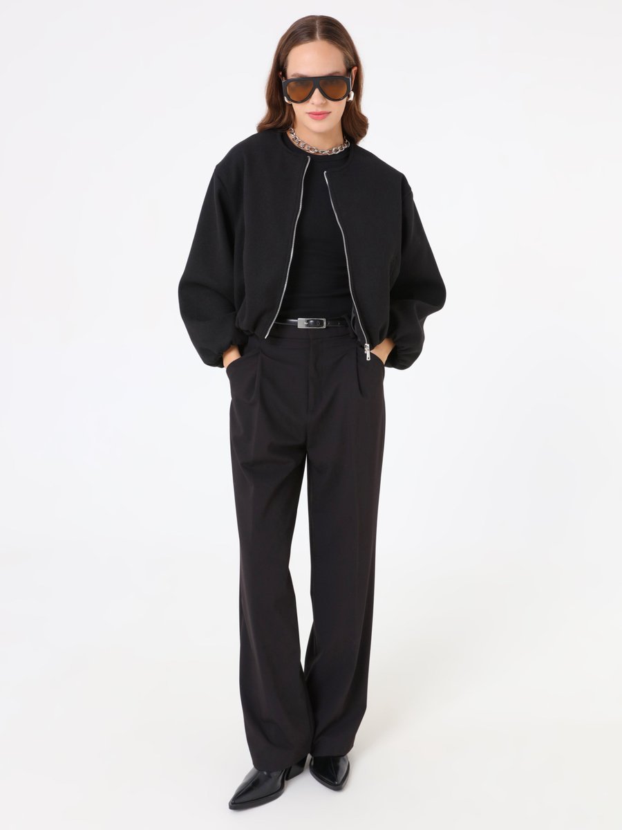 Refka Siyah Balon Kollu Fermuarlı Kısa Kaban Refka Siyah Balon Kollu Fermuarlı Kısa Kaban