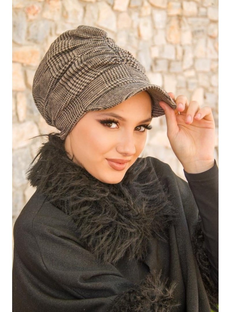 AİŞE TESETTÜR Bej Siyah Ekose Şapka AİŞE TESETTÜR Bej Siyah Ekose Şapka