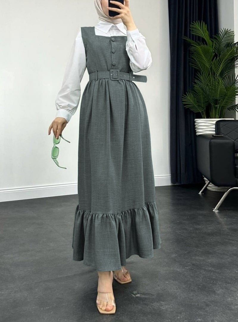 Podyumplus Füme Top Düğmeli Altı Fırfırlı Beli Kemerli Jile Elbise Podyumplus Füme Top Düğmeli Altı Fırfırlı Beli Kemerli Jile Elbise