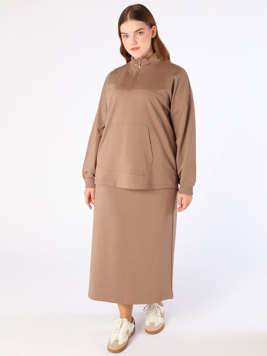 Alia Vizon Fermuarlı Kanguru Cep Detaylı Sweatshirt & Etek Büyük Beden Takım Alia Vizon Fermuarlı Kanguru Cep Detaylı Sweatshirt & Etek Büyük Beden Takım
