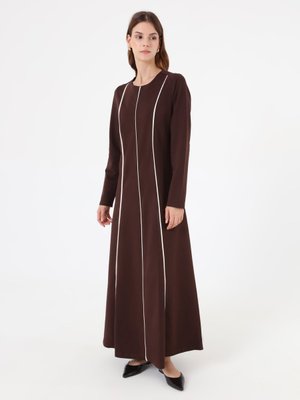 Benin Kahverengi Yumuşak Dokulu Kontras Biye Detaylı Elbise