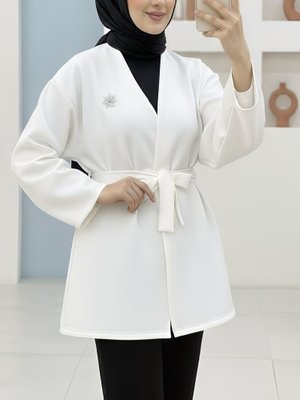 Podyumplus Beyaz Broş Detaylı Beli Kuşaklı Scuba Ceket