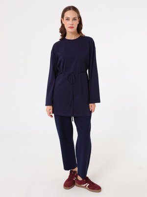 Benin Lacivert Belden Bağlamalı Modern Kesim Tunik