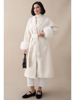 InStyle Kolu Peluş Astarsız Beyaz Kaşe Kaban