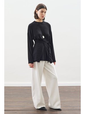 MANUKA Siyah Beli Bağlama Tasarımlı Bluz